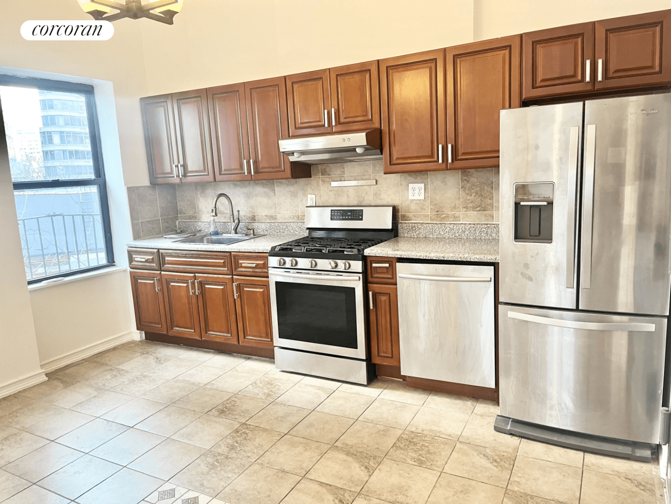 Huge 1 bedroom located in Prime Fort Greene !