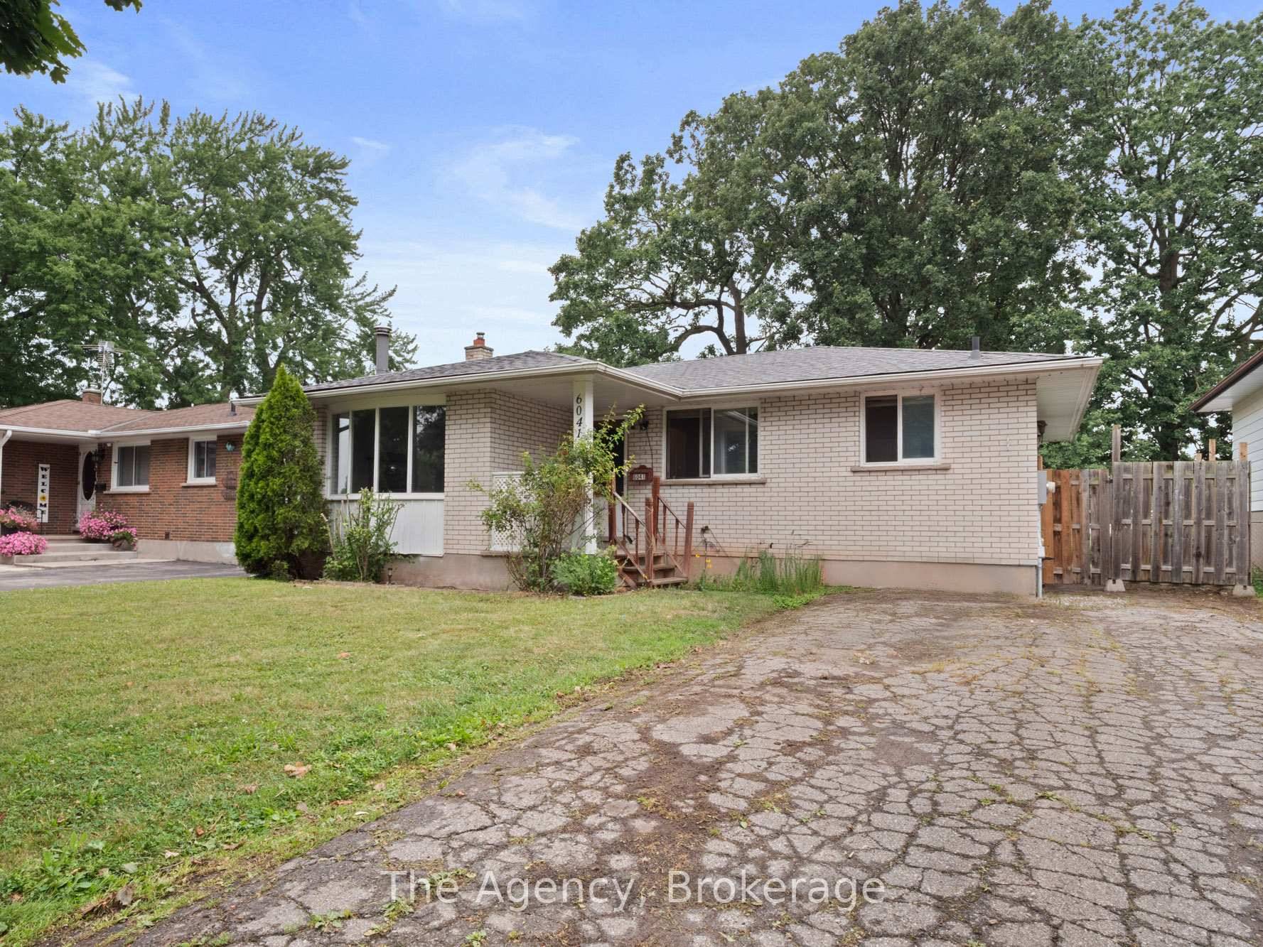 Welcome to this 3 bedroom, 1 bathroom detached bungalow, ideally located on a quiet, quaint street in the sought after south end of Niagara Falls.