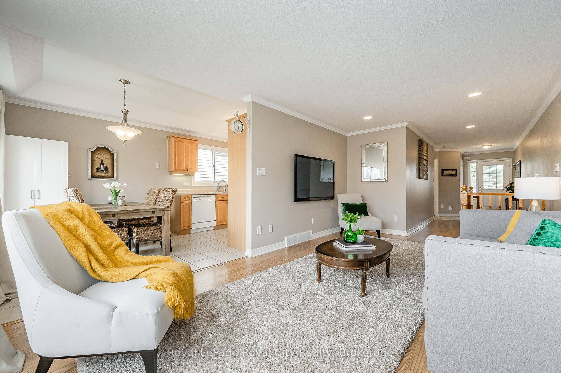 If you are looking for a cottage but just can't leave the city, this is the home for you.