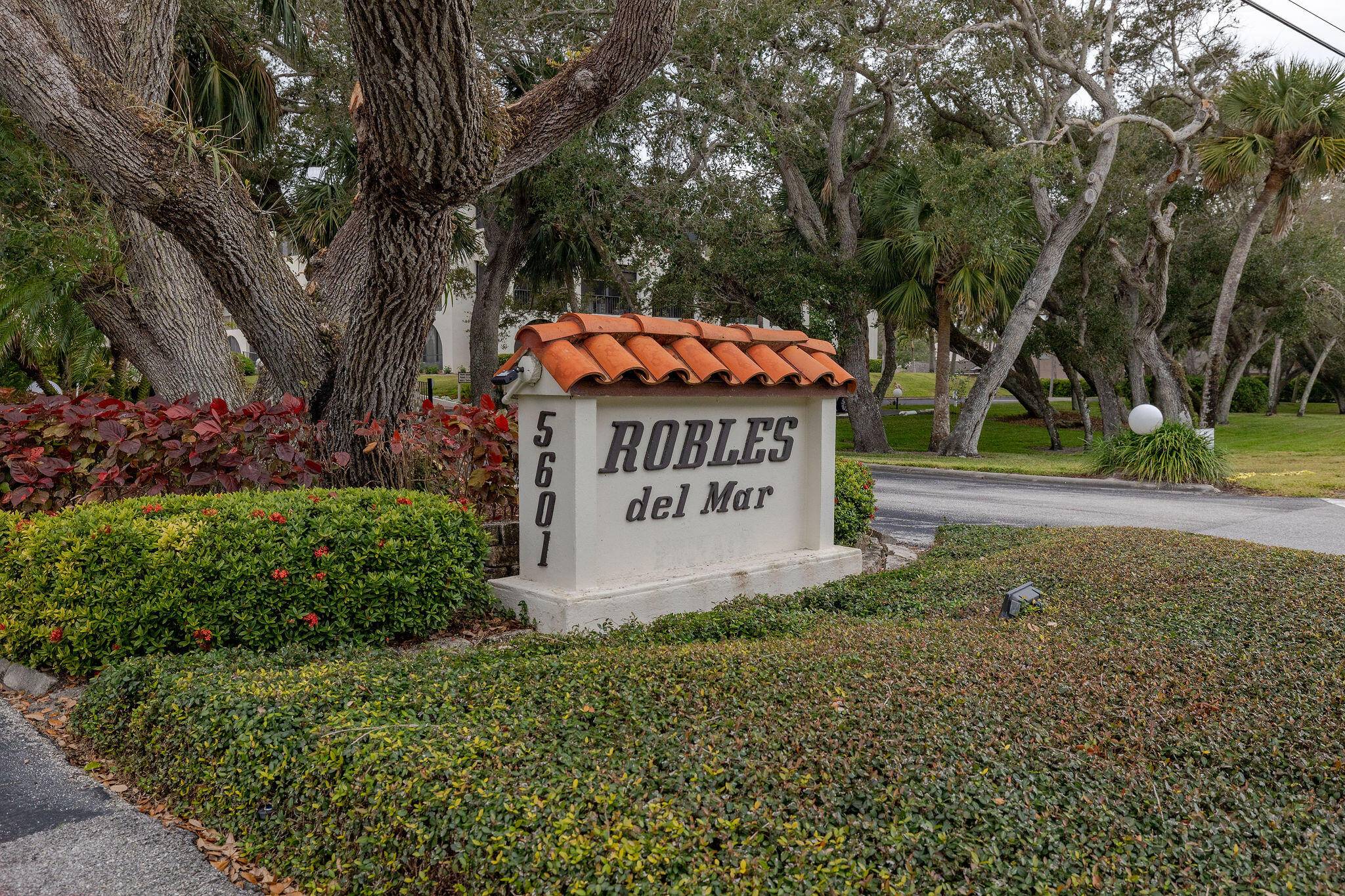 Experience coastal living at its finest in this beautifully updated 2 bedroom, 2 bathroom condo, perfectly situated close to the ocean and waterfront activities !