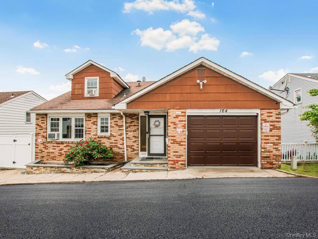 PRICED TO SELL ! Looking for room for your extended family ?