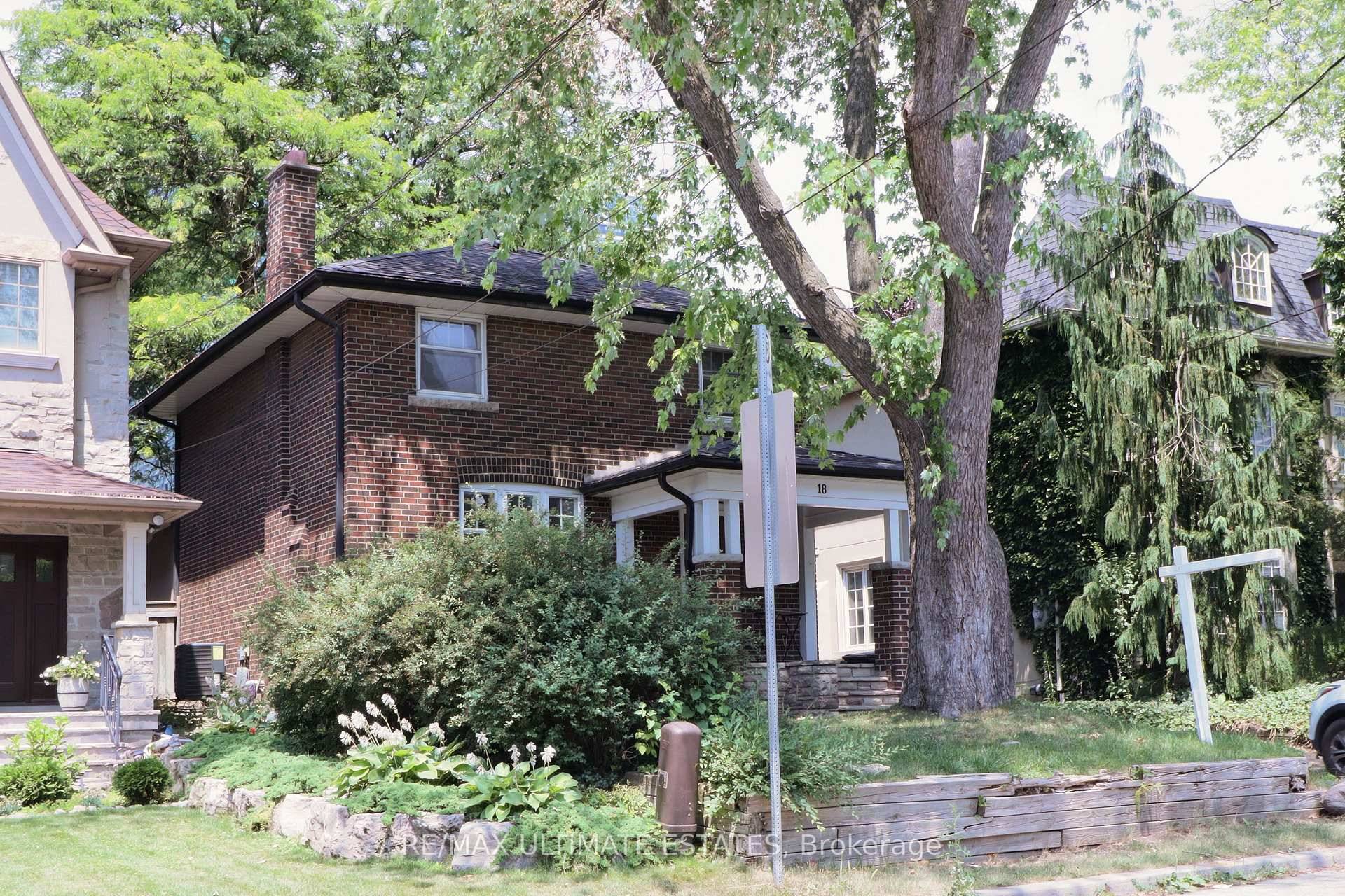 Charming 3 Bedroom Home In Prime Yonge Sheppard Neighbourhood !