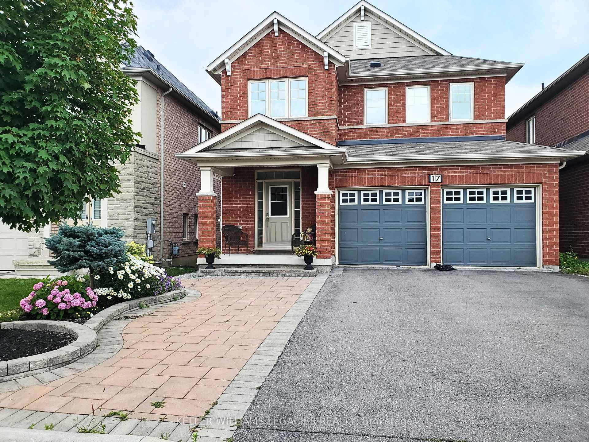 Welcome to your stylish and desirable dream home in the heart of Richmond Hill.