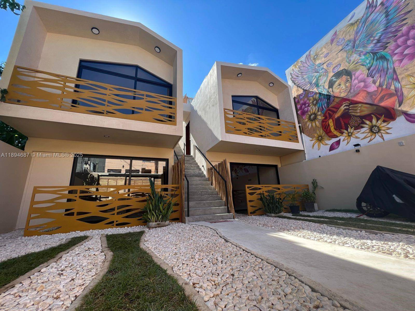 We present to you an exceptional multifamily property in one of the best areas of Playa del Carmen.