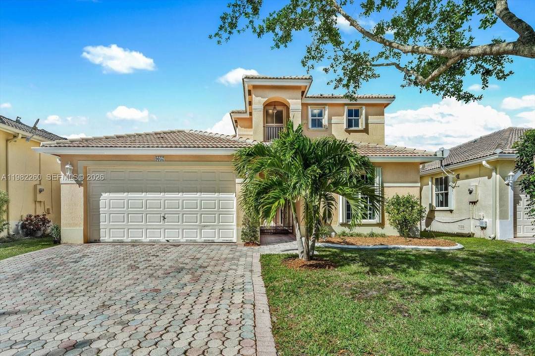 MATTERPORT VIRTUAL TOUR W FLOOR PLAN AVAILABLE Remodeled two story 4 bedroom 3 bath home built in 1999 located in the Casa de Campo gated community.