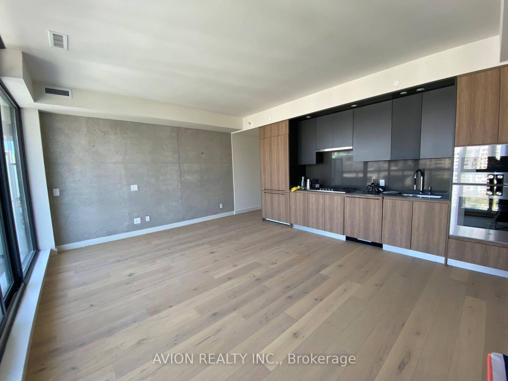This is ONLY ONE Master bedroom and private bathroom in a New Rare 1033 sqft 2B2B unit, Shared kitchen and living room.