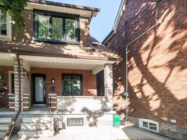 Elegantly Designed Home W Modern Finishes.