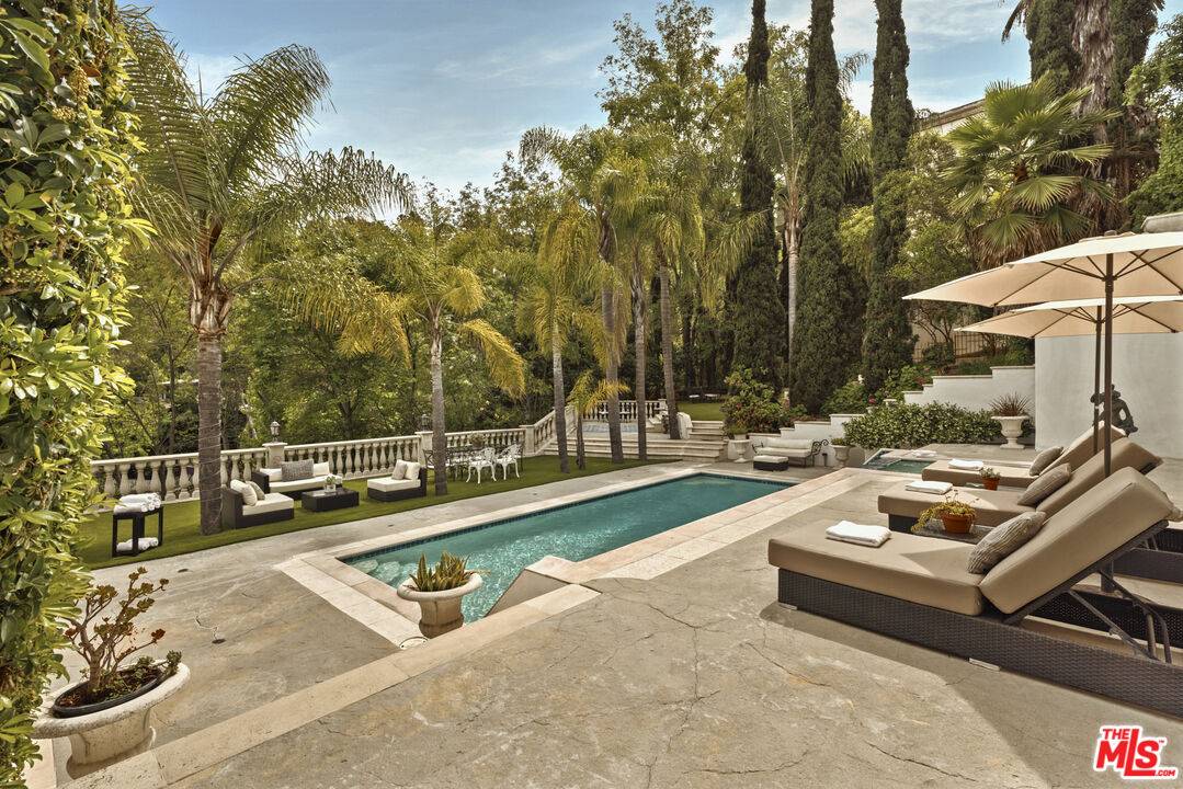 3780 1/2 Multiview Dr 5BR Hollywood Hills East La