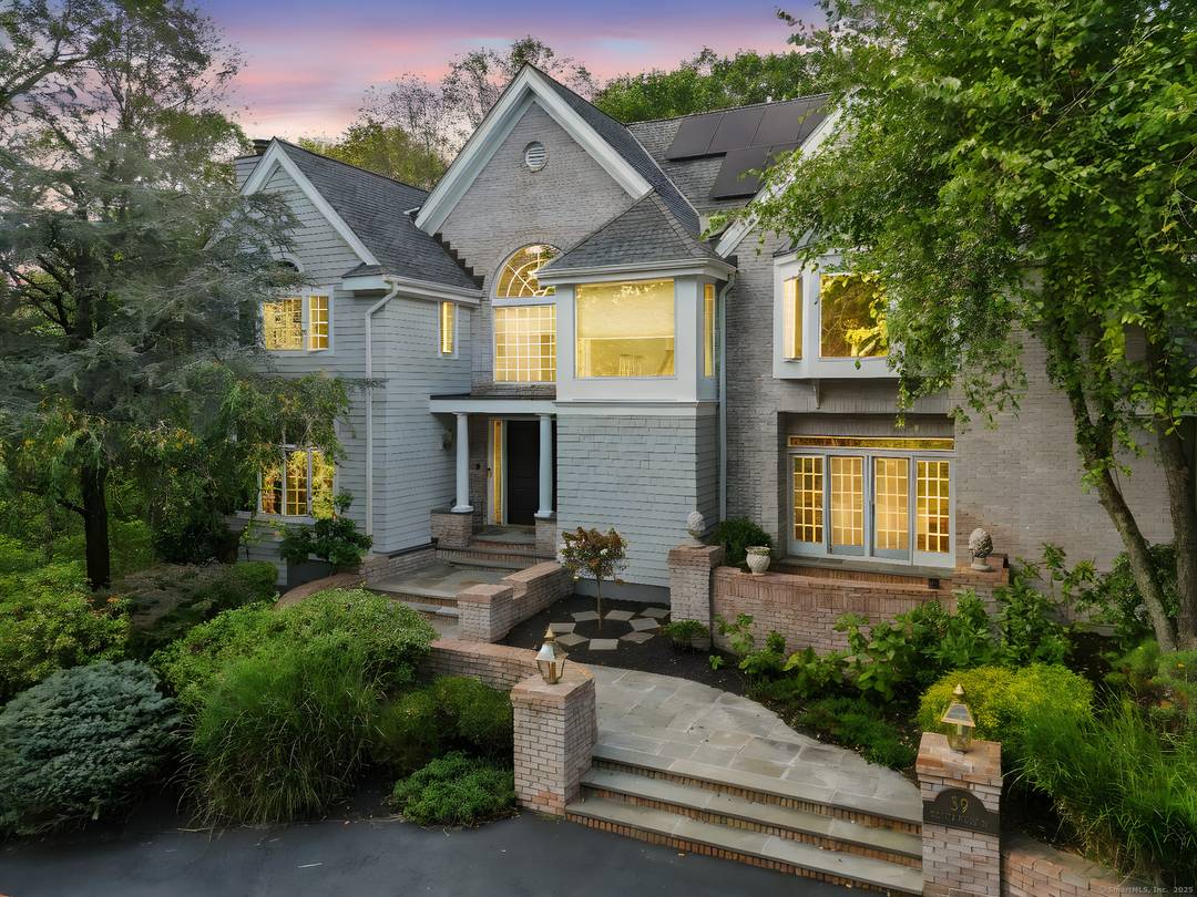 If you're looking for luxury and comfort with easy access to top rated schools and the train, look no further.