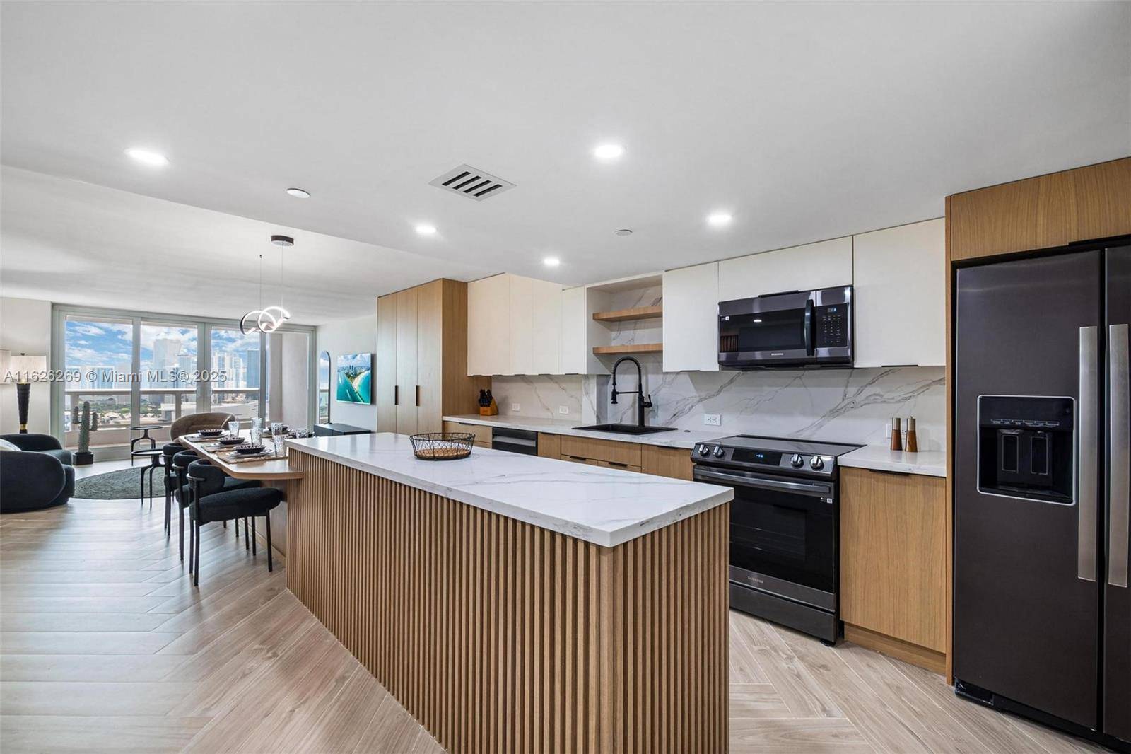Beautiful Fully Renovated Lower Penthouse 2Bed Den converted to 3 a Bedroom at The Grand Condominium.