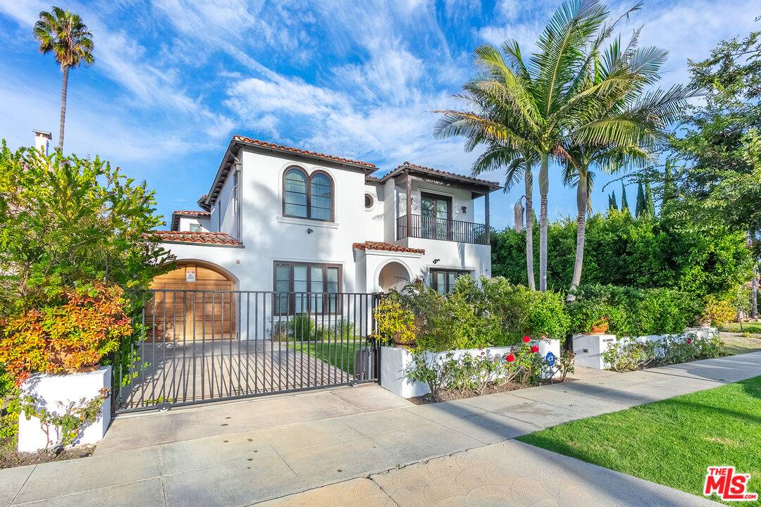 142  N Hamel Dr 5BR Beverly Grove La