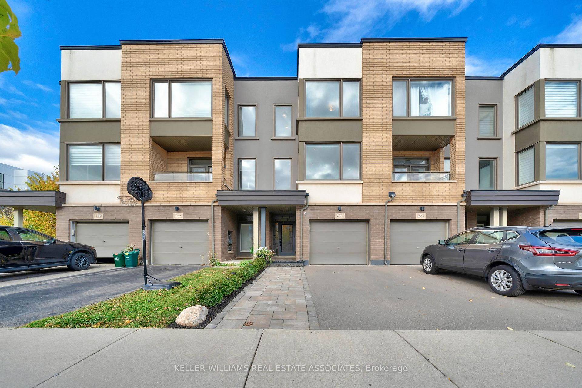 Conveniently located near all amenities, including parks, schools, restaurants and shops, this stunning, freehold townhome with no maintenance fees is a must see !