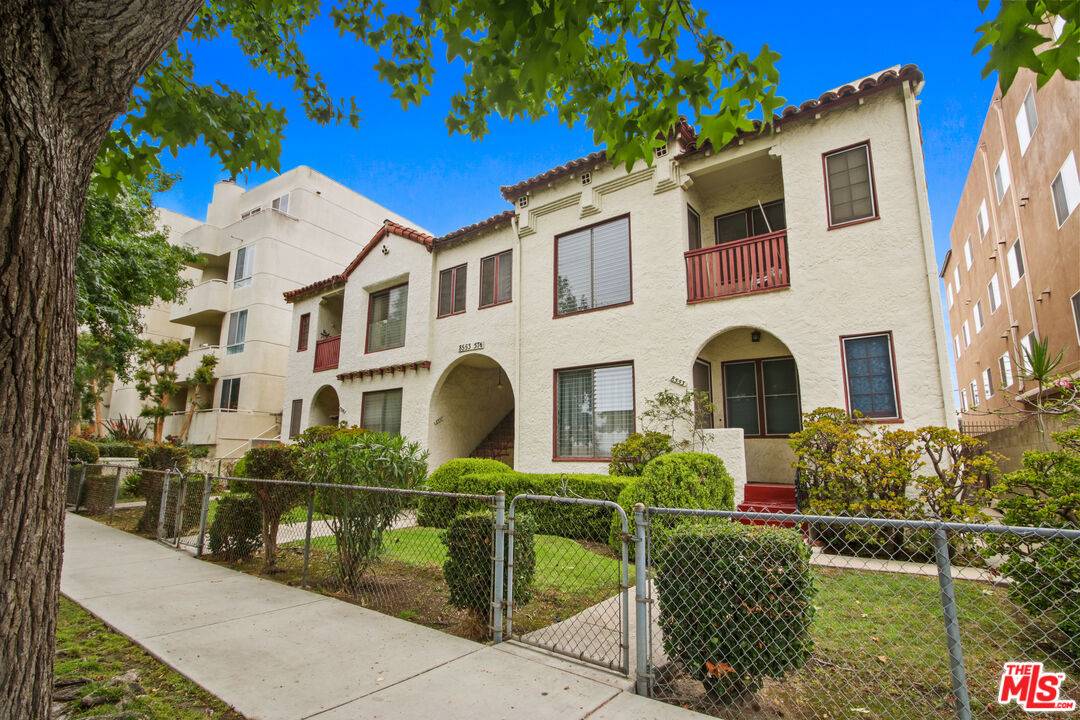 8553 Alcott St 8BR Beverlywood La