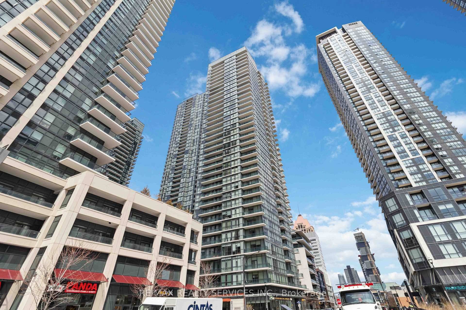 Fully furnished available long or short term !