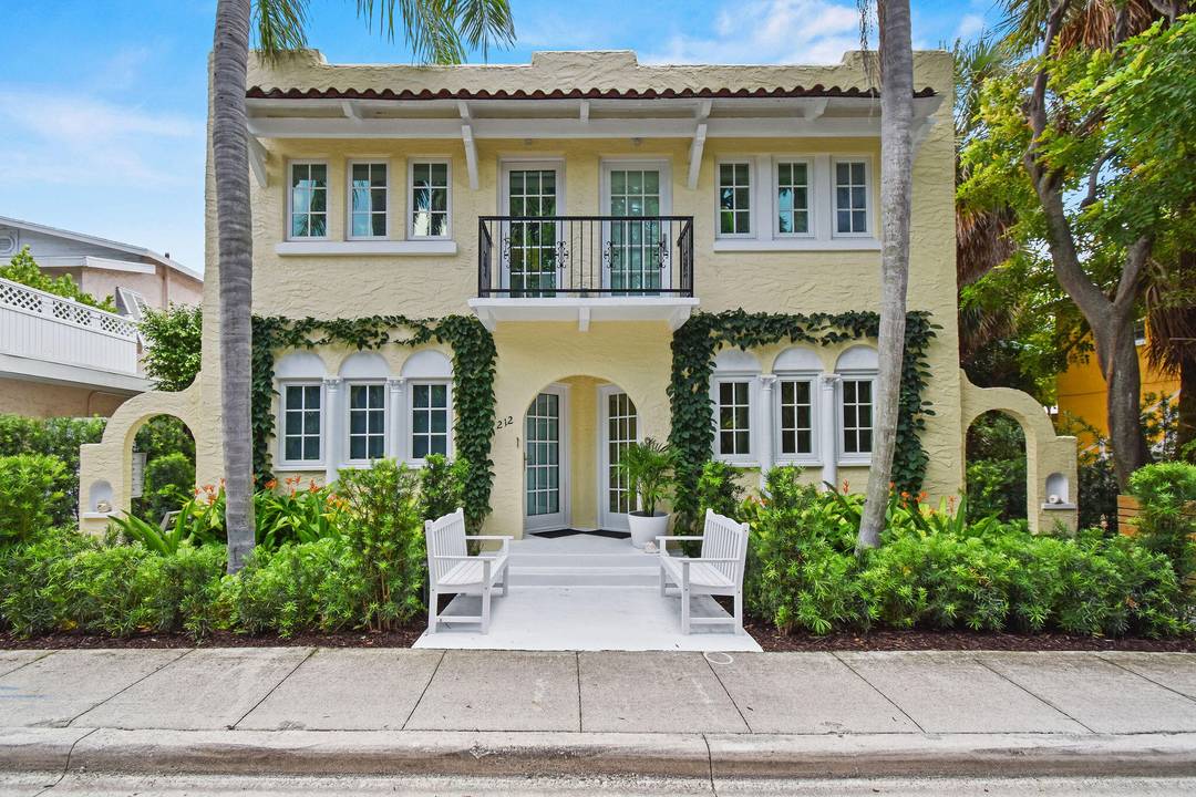 Exceptional investment opportunity in Palm Beach !