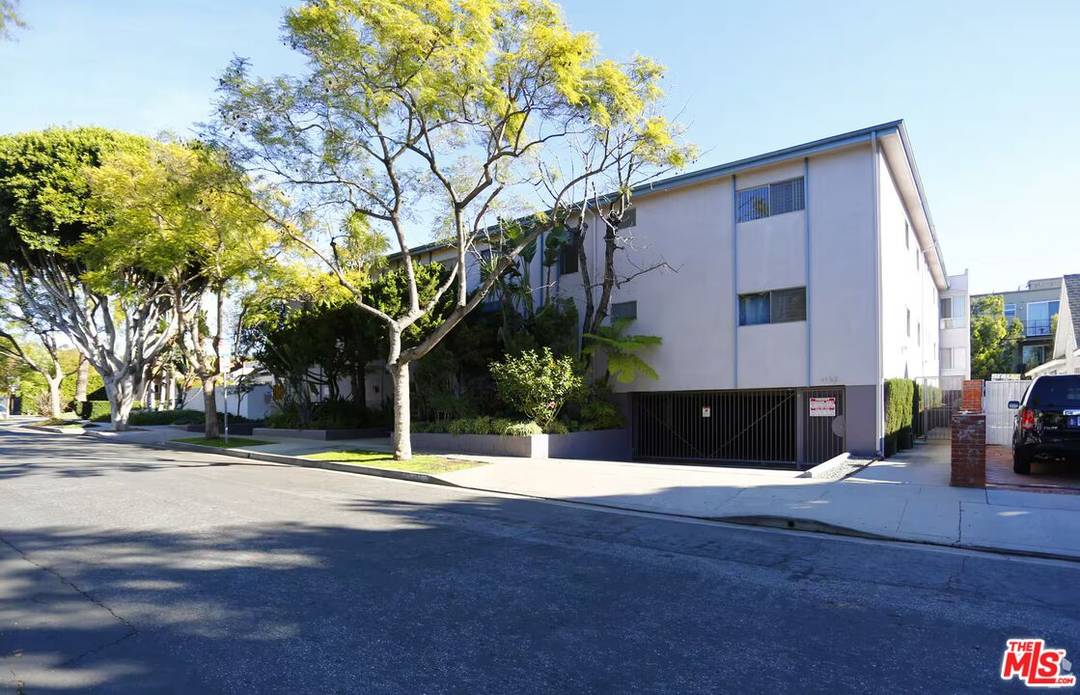 1152 N Poinsettia Pl 20BR Hollywood Hills East La