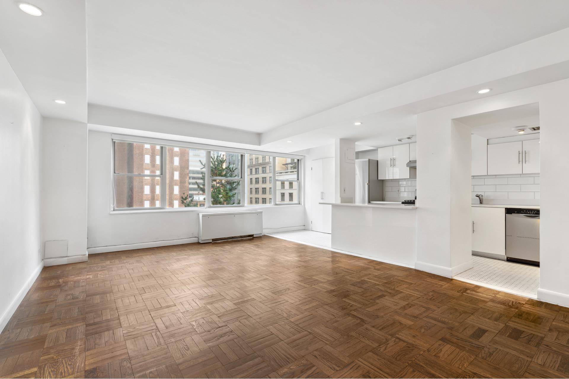 RARE OPPORTUNITY OVERSIZED 1 BEDROOM WITH WASHER DRYER FOR AN UNBEATABLE VALUE !