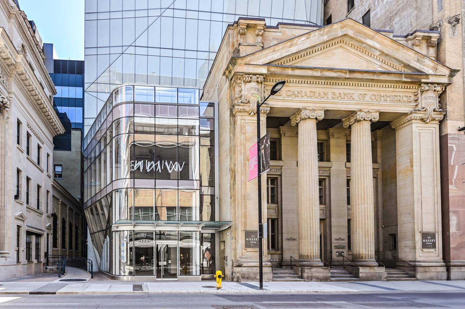Beautiful all glass flagship retail opportunity in the heart of the downtown core !
