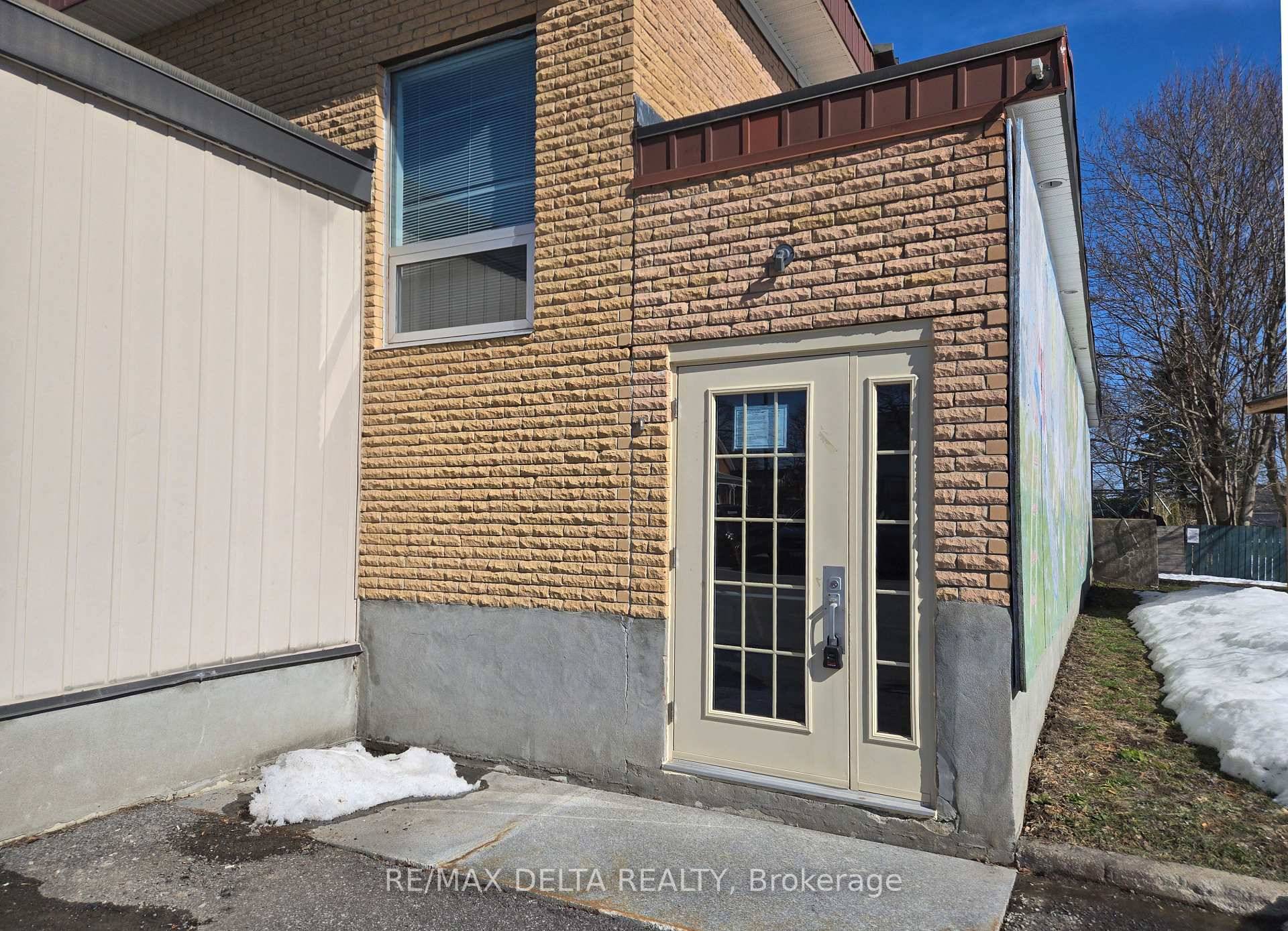 A great location at a great price in the heart of Vankleek Hill.