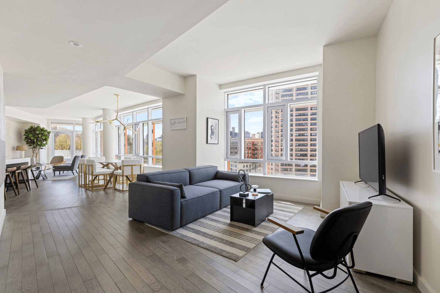 Set against the backdrop of Central Park, Circa Central Park is a striking achievement by acclaimed architecture firm FX collaborative.