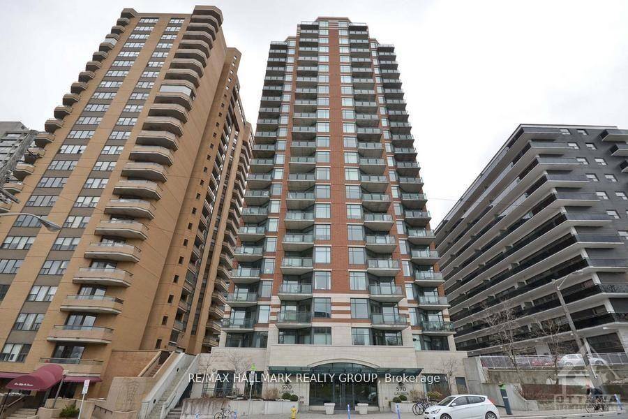 Furnished 1 bedroom plus den, condo in the heart of downtown Ottawa with a spectacular water view of the Ottawa River.