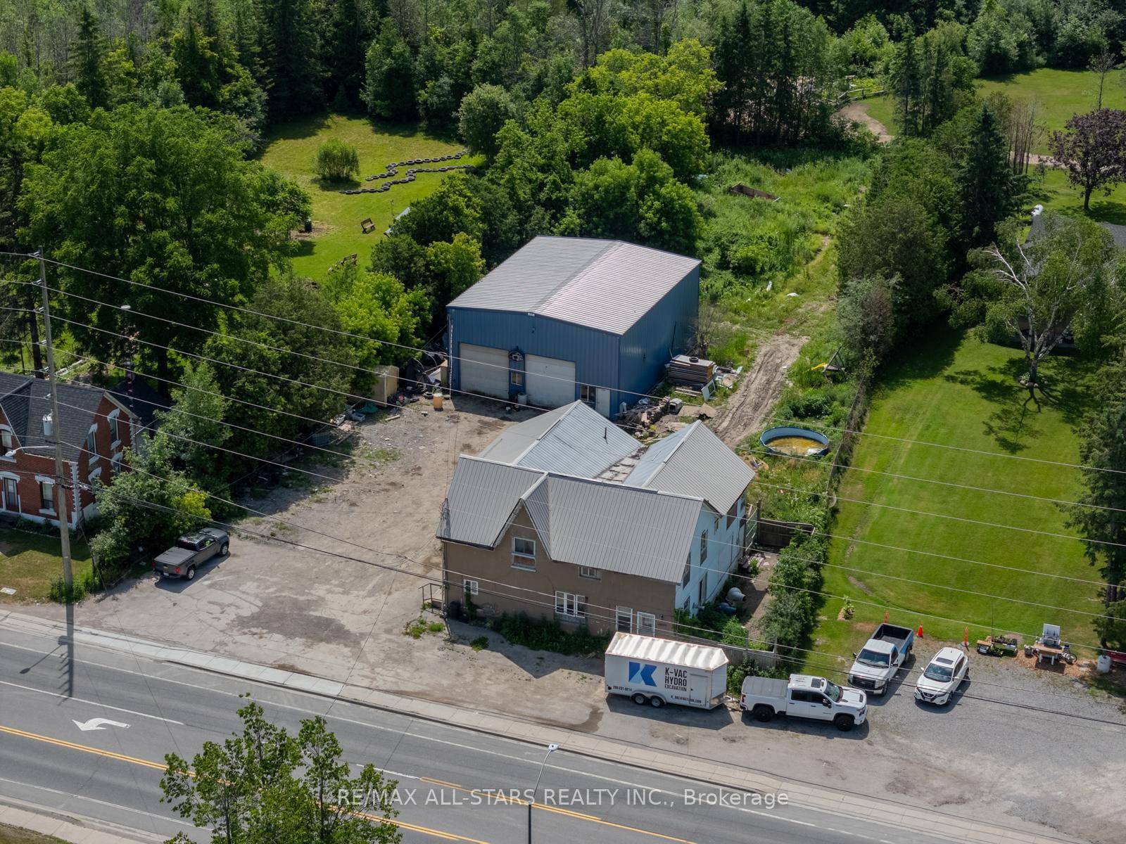 Situated on a high visibility, high traffic corridor, this expansive 125 x 313 ft property offers incredible potential for a wide range of commercial uses.