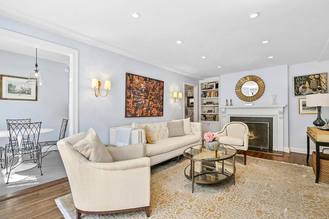 A beautifully renovated one bedroom, one bath residence in one of the Upper East Side s most sought after prewar cooperatives !