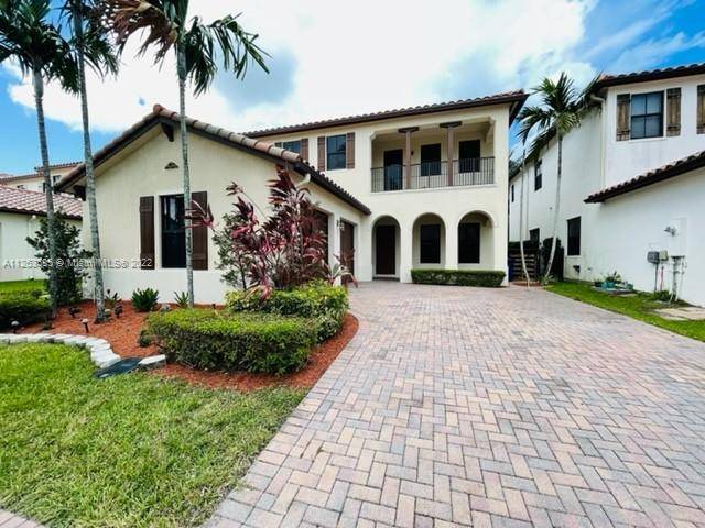 Please PREVIEW The Virtual tour AND PHOTOS !