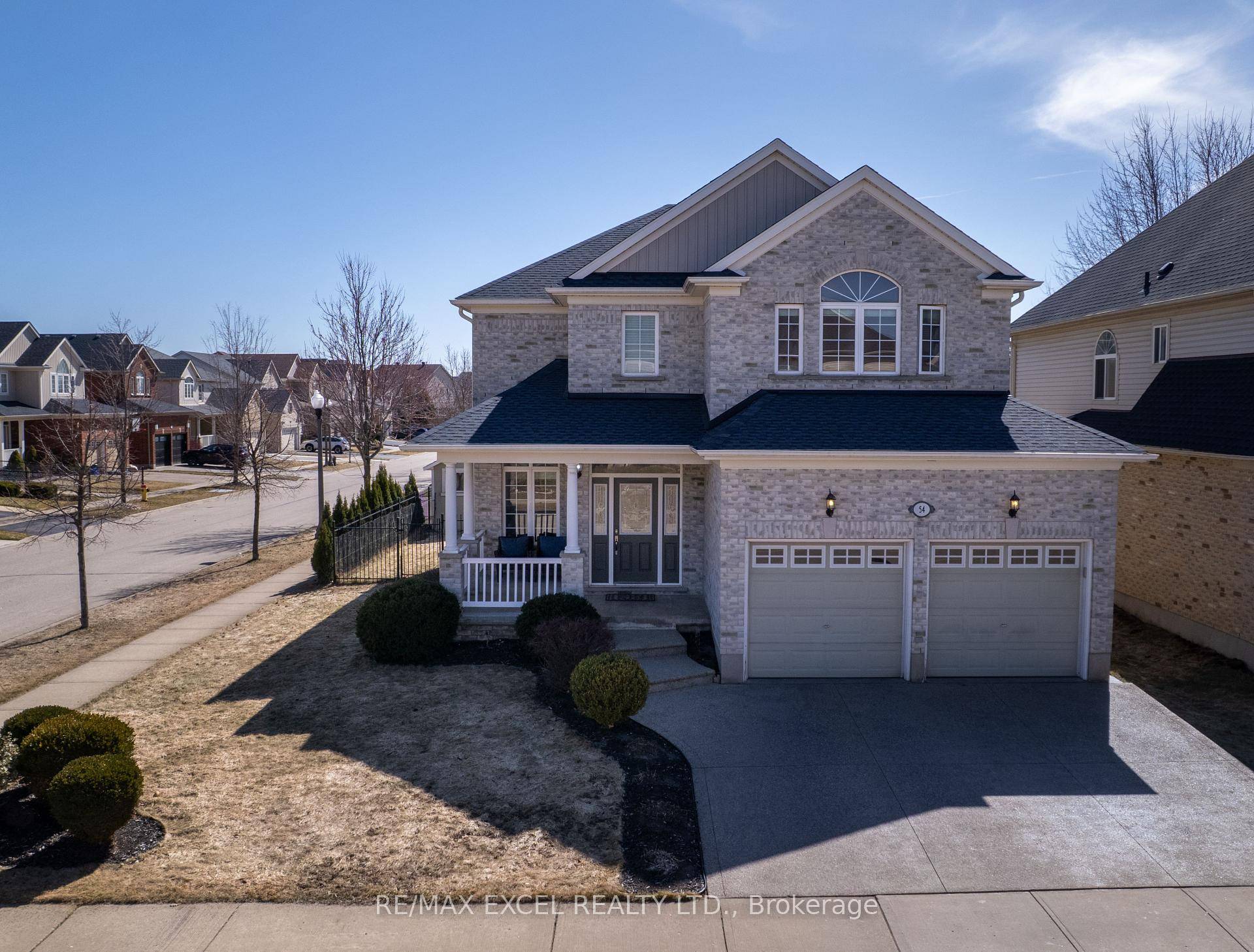 Welcome To This Spacious amp ; Sun Filled 4 Bed, 3 Bath Detached Sitting On a 55 Ft Wide Corner Lot In The Prestigious Chicopee Area !