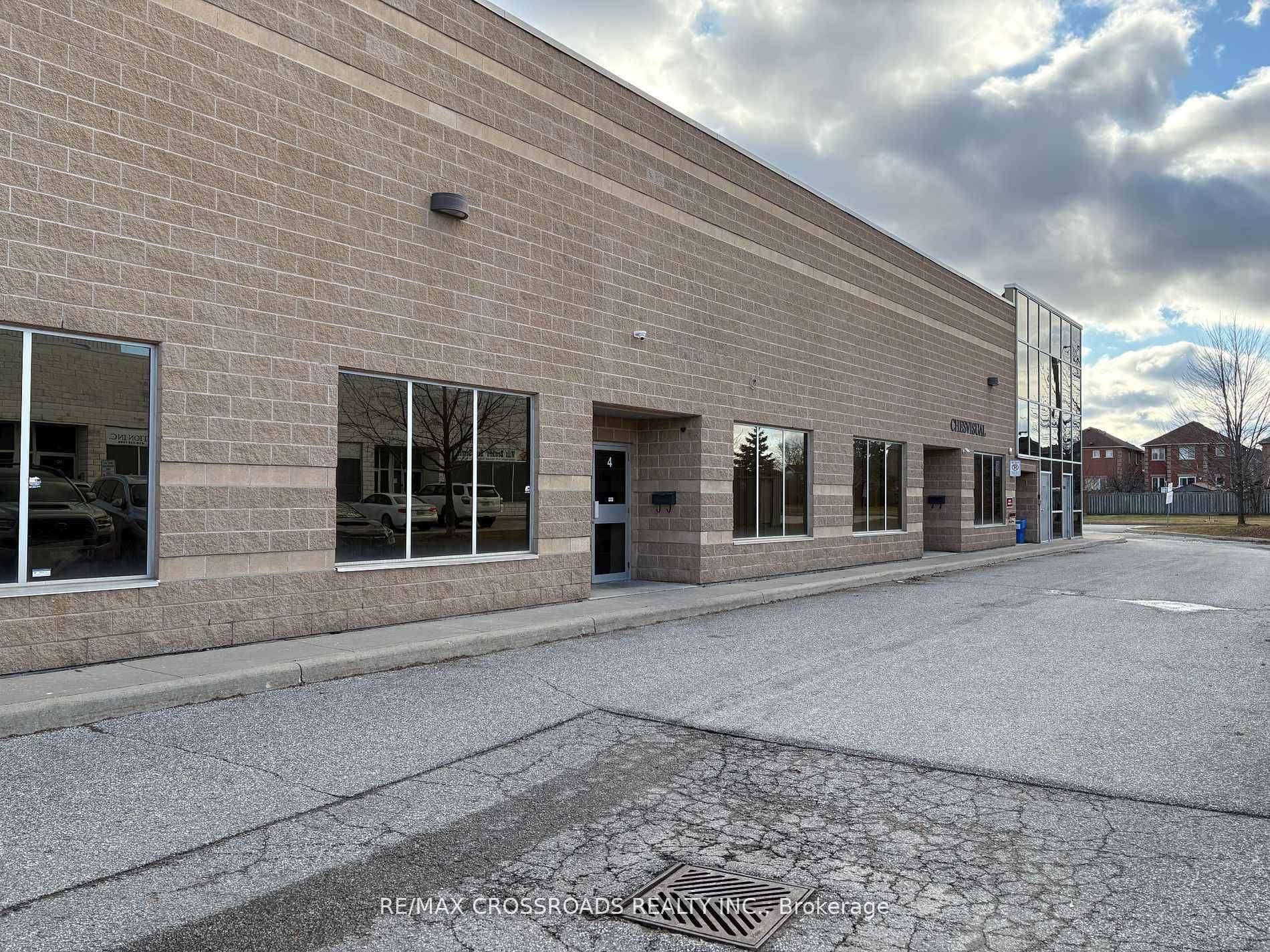 quick access to amenities, public transit, Denison St, Kennedy Rd, Highways 404 and 407, Pacific Mall for various businesses.