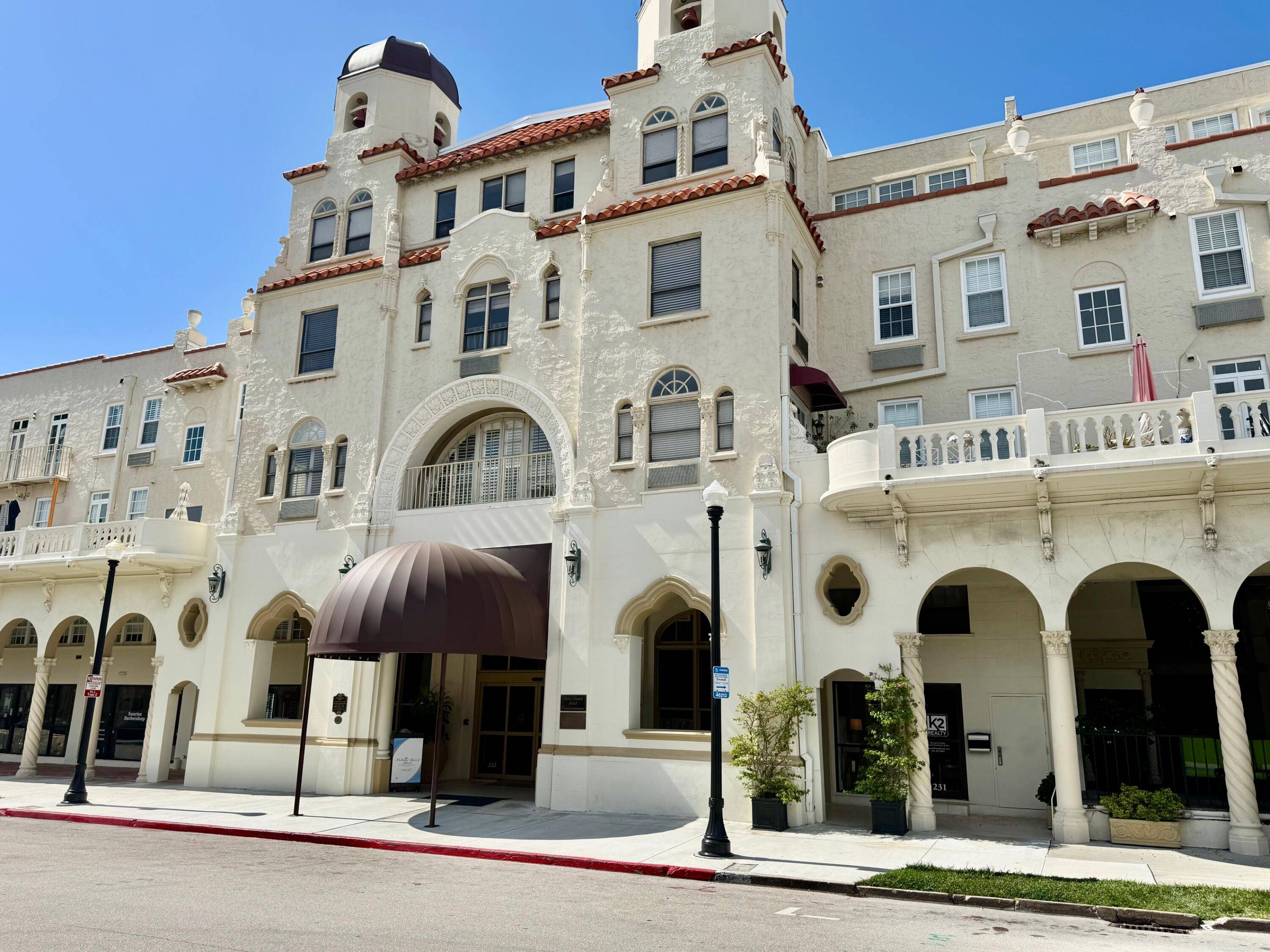 Calling all Investors ! Now is your chance to own a condominium in the heart of Palm Beach at the historic Palm Beach Hotel.