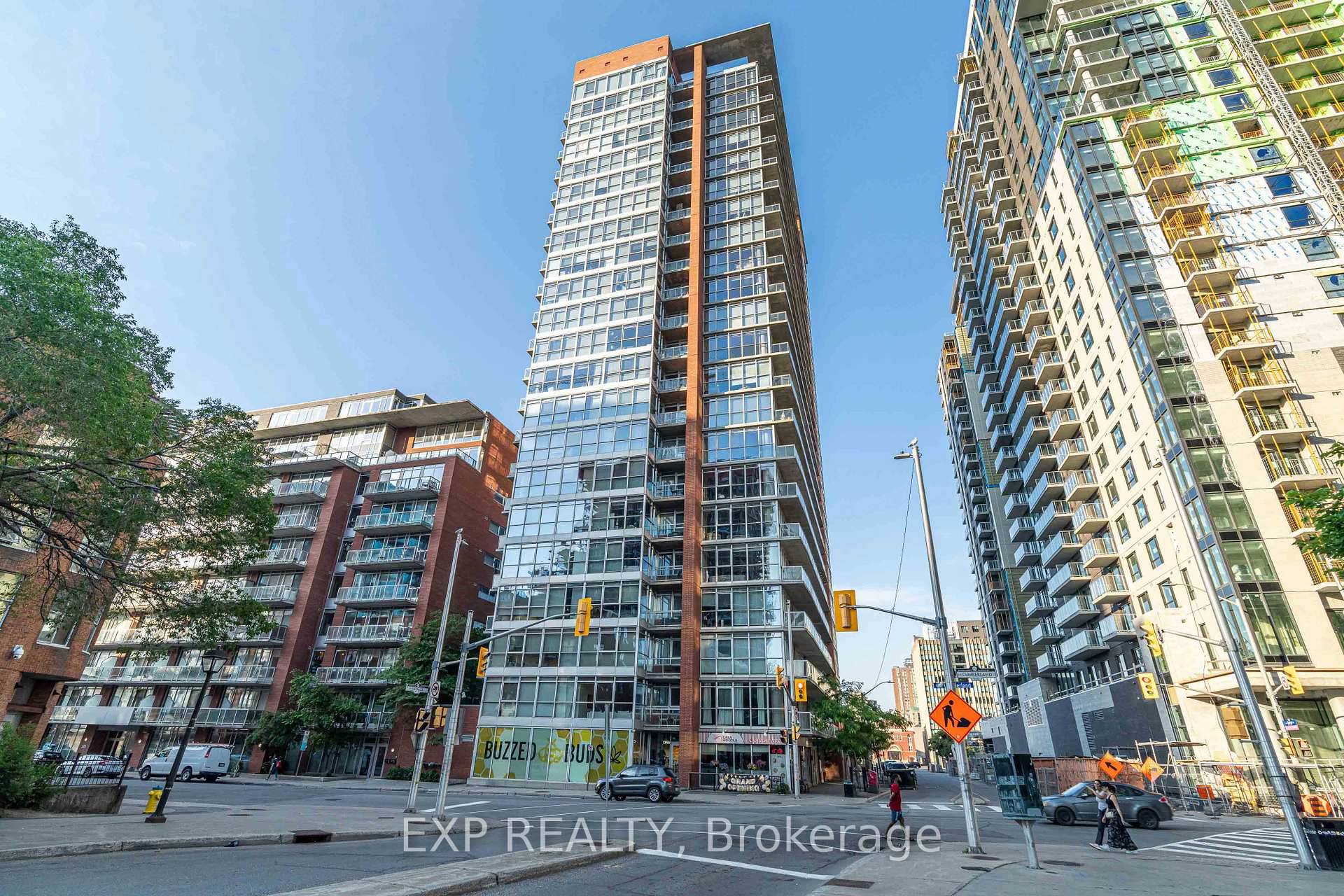 Discover The East Market, one of Ottawa's top spots for hard loft condos !