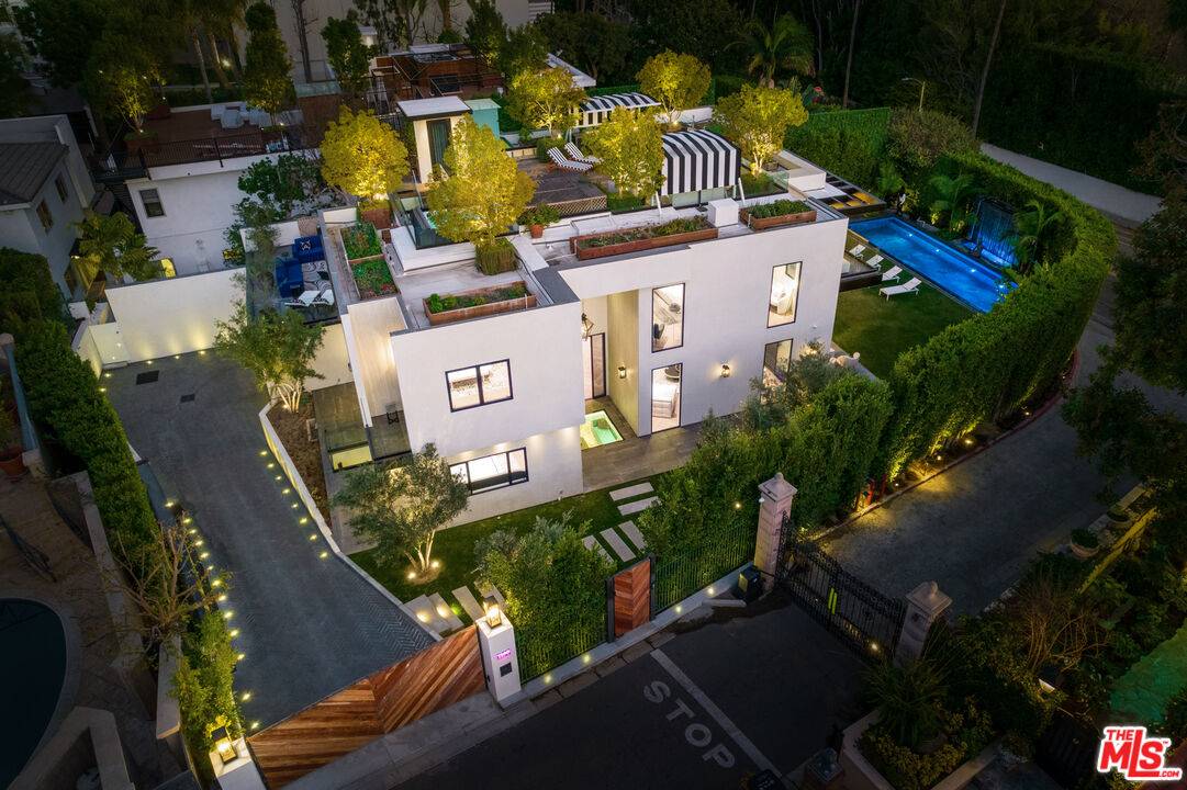 1100  La Collina Beverly Hills LA