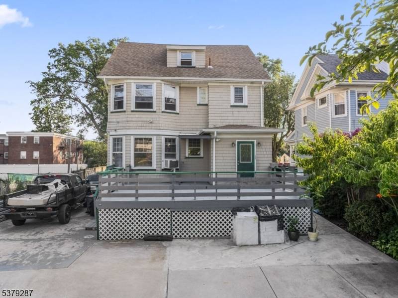 Set on a generous 45x150 lot, this stunning Colonial offers the space and comfort you've been looking for.