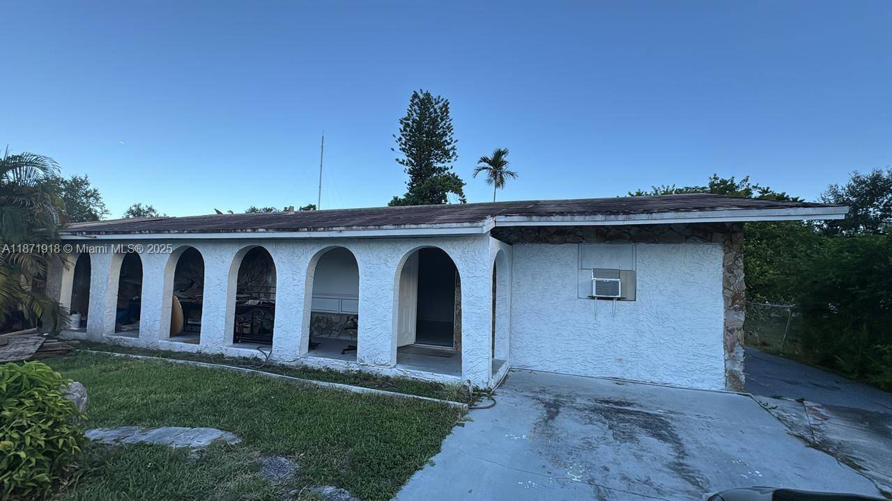 Investment Property. Two units on a 7, 000 sqft lot, each with separate electric meters.