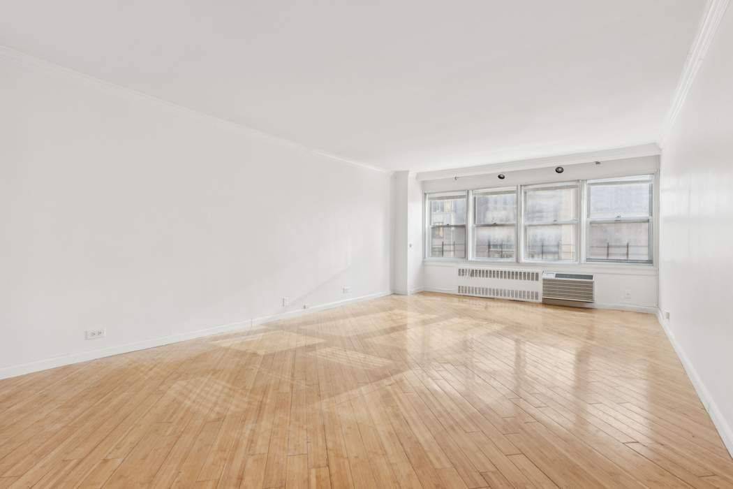 This bright and spacious 2 bedroom, 2 bath home is perched on the 7th floor and features an oversized living room and dining area.