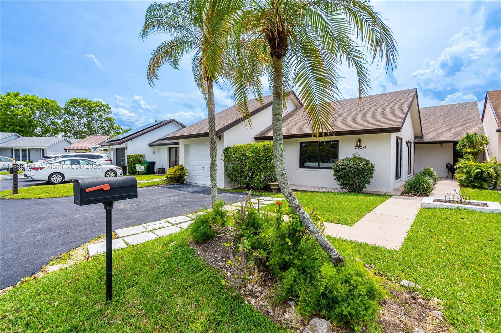 Fully renovated and Beautifully maintained single family home in the heart of Kendall !