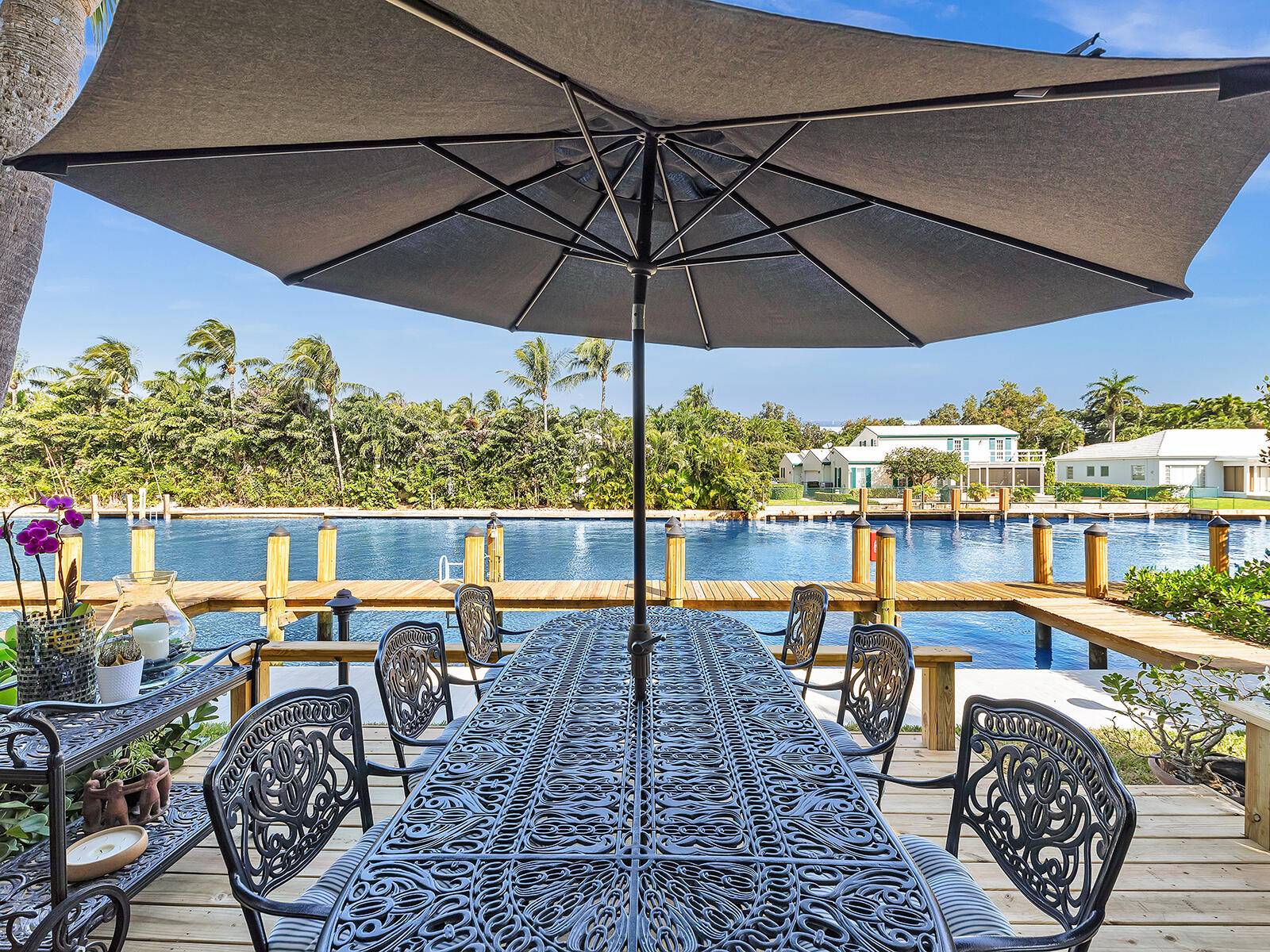 Beautifully remodeled 2 story corner unit townhome with 3 bed 2.