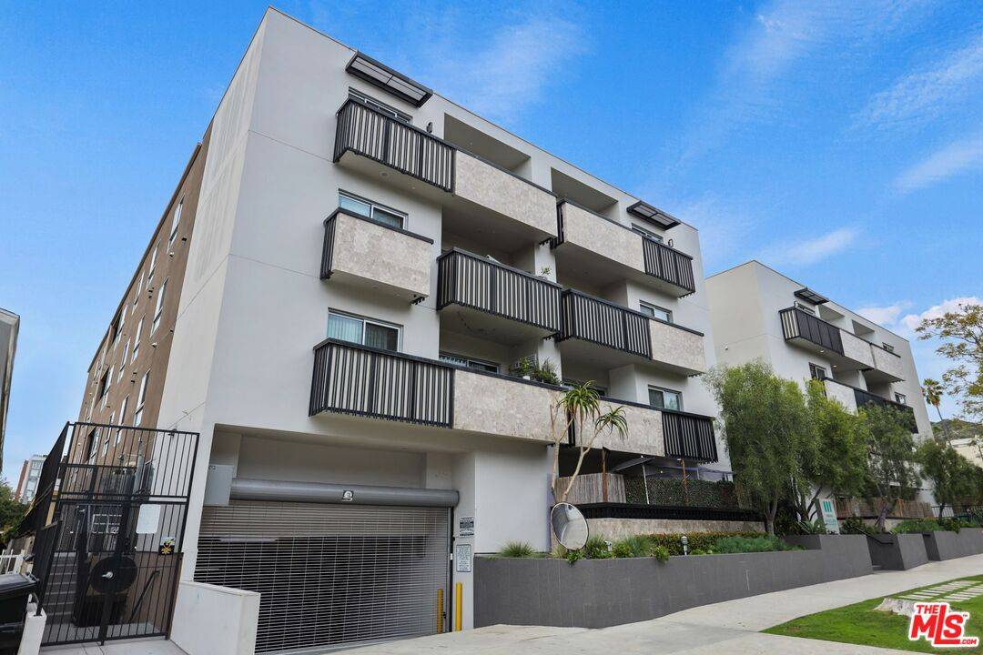 1439  N Poinsettia Pl 3.0 Hollywood Hills East LA