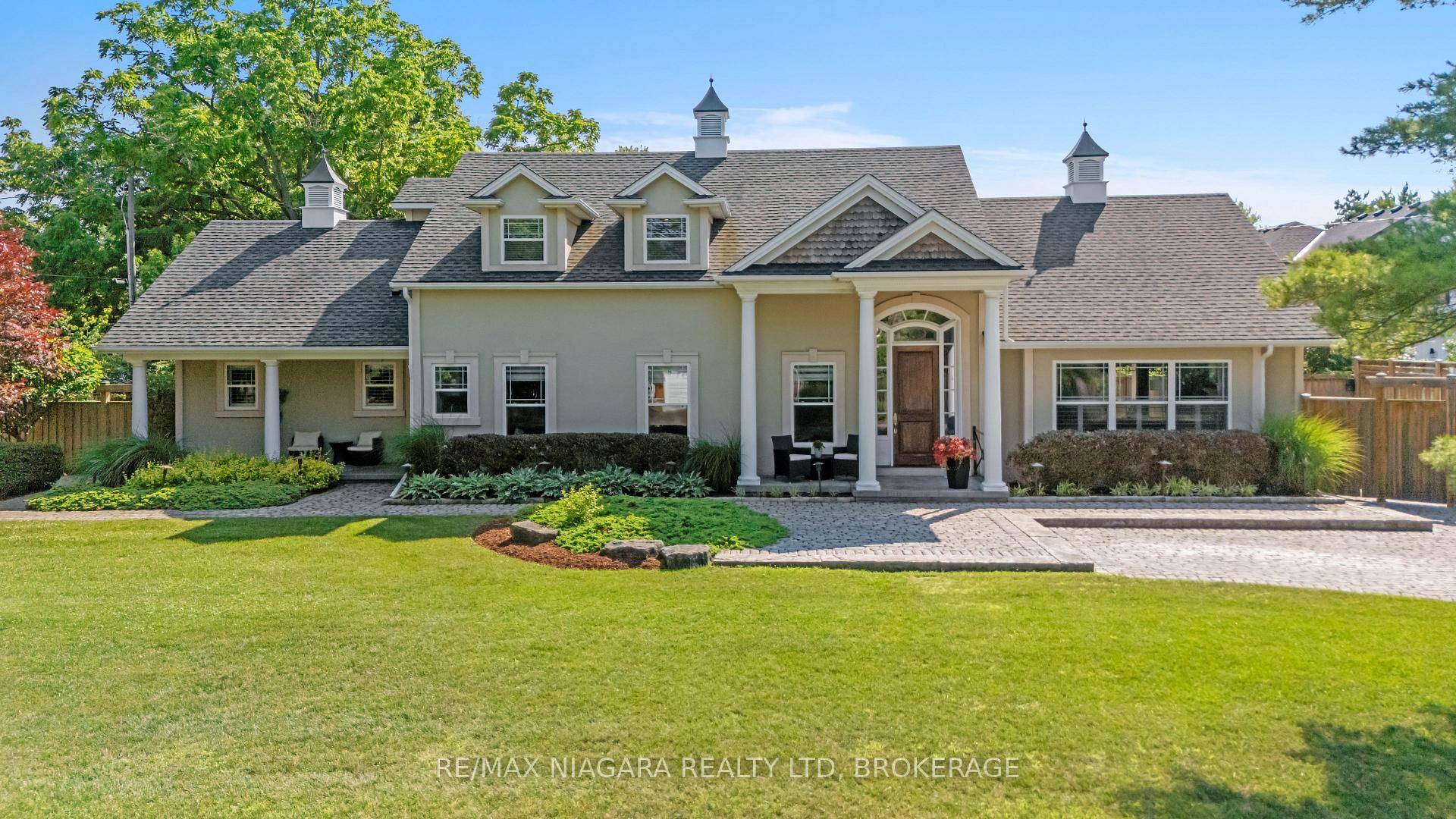 Welcome to this exceptional bungaloft that seamlessly blends elegance with modern comfort across multiple thoughtfully designed levels.