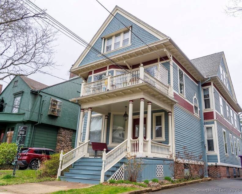 Exceptional Multi Family in New Haven's East Rock Neighborhood Pride of ownership shines in this well maintained, property nestled in the heart of the sought after Yale neighborhood.