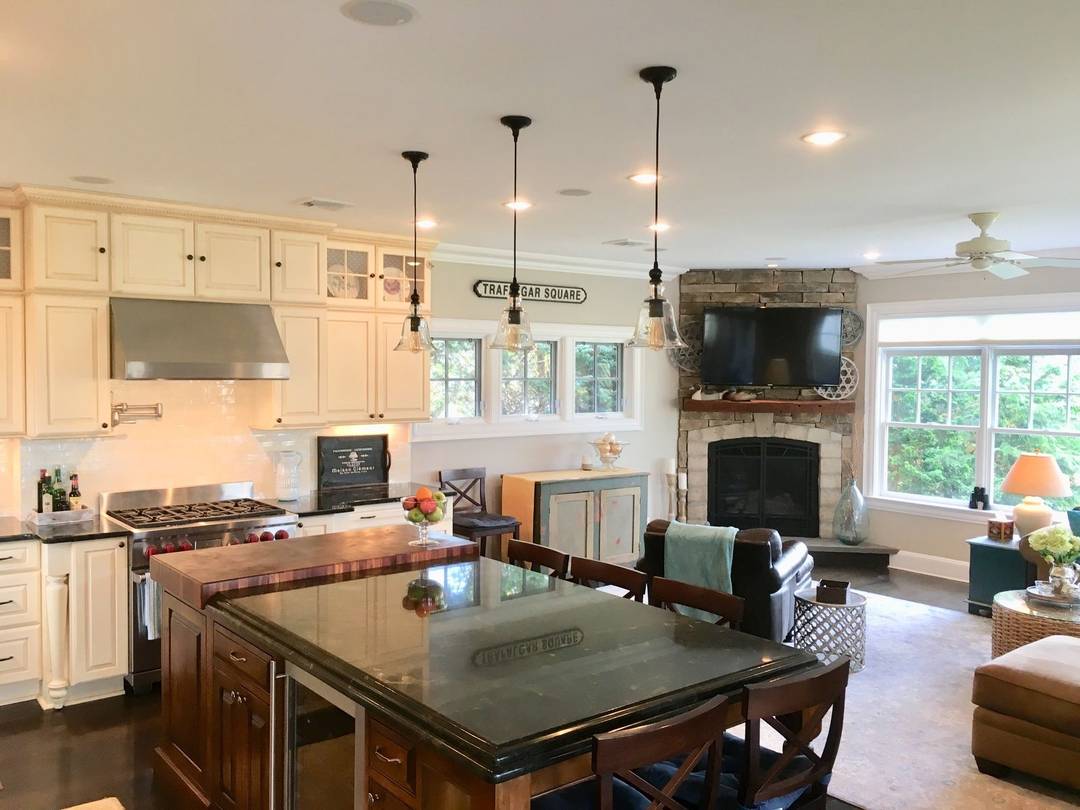 Remsenburg 5 Bedroom Home on the Bay