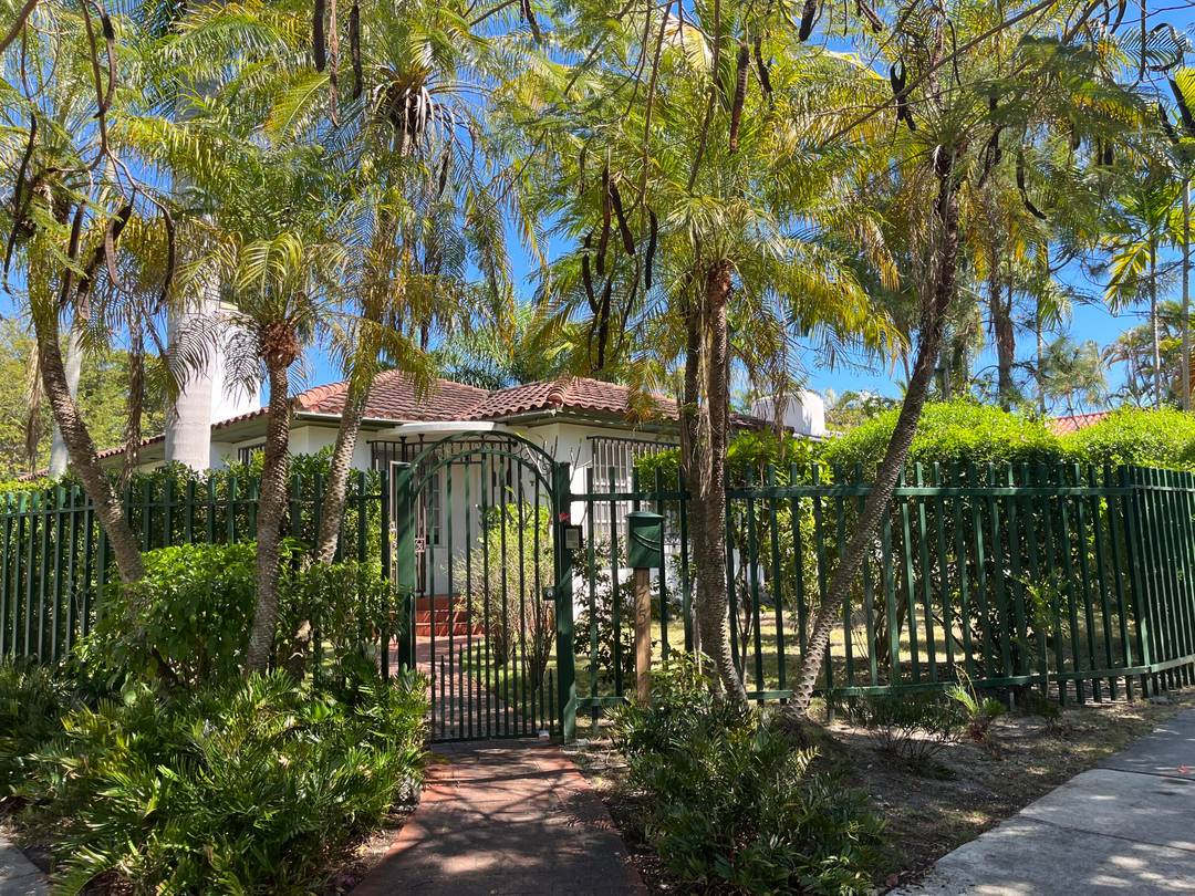 Gorgeous property with 2 bedrooms and 2 full bathrooms.