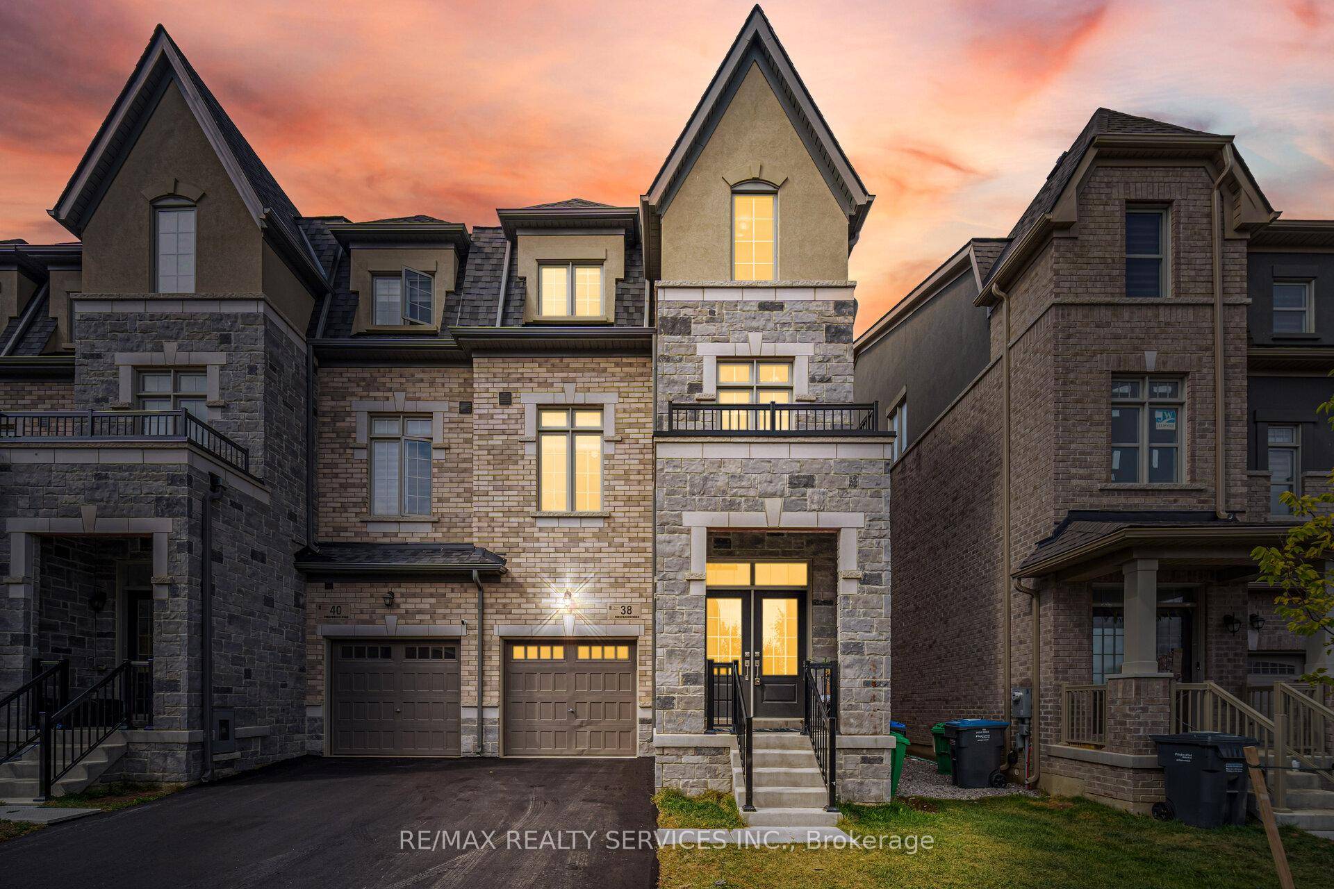 2910 Square Feet Immaculate 5 Bedrooms Stone Elevation End Unit House With 4 Washrooms In Demanding Torbram amp ; Countryside Area !