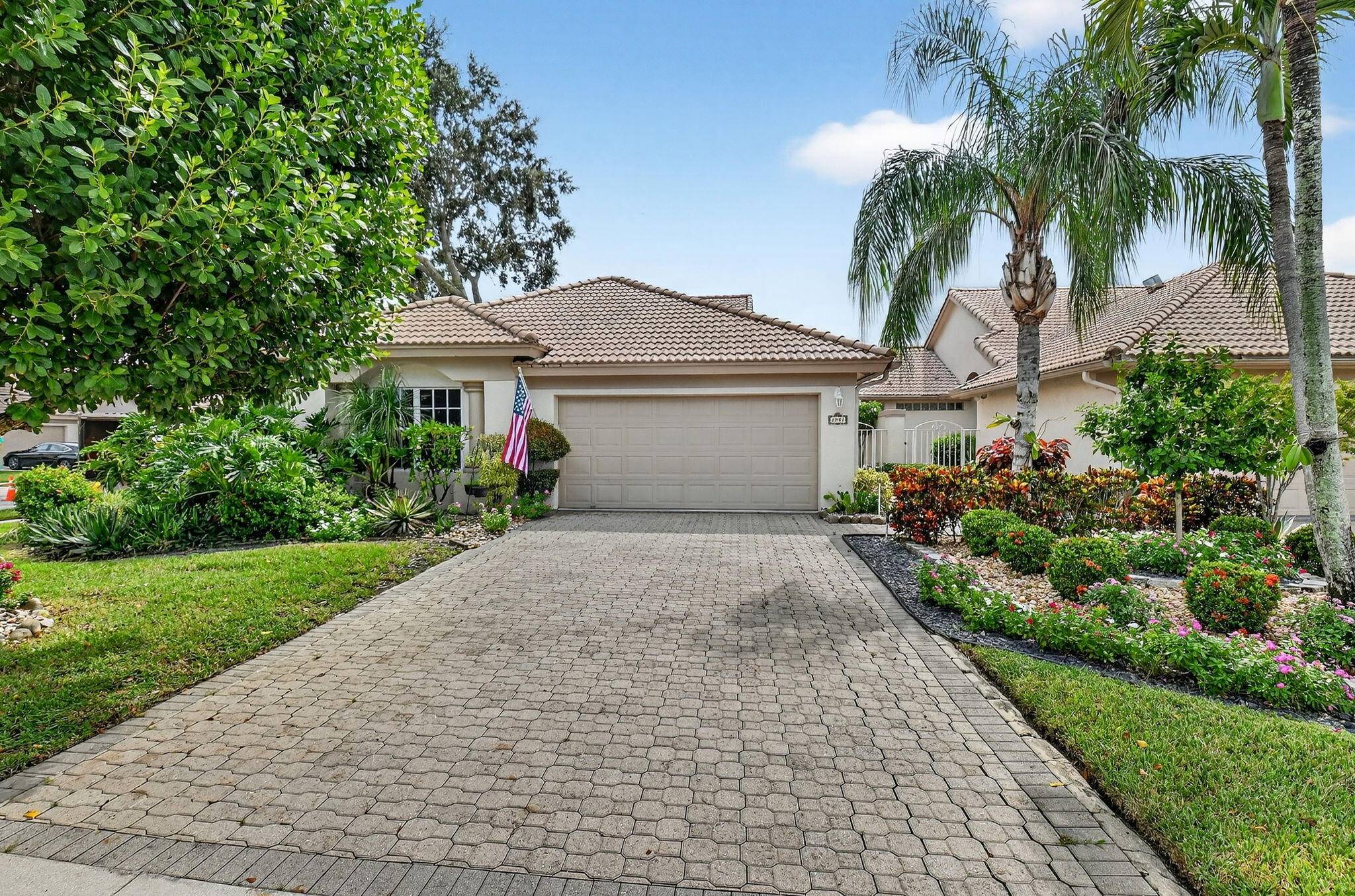 Inviting villa in Lancaster Lakes with renovated kitchen, modern appliances, and ceramic tile floors.