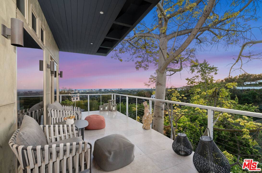 1415 Summitridge Dr 4BR Beverly Hills Post Office | B.H.P.O. La