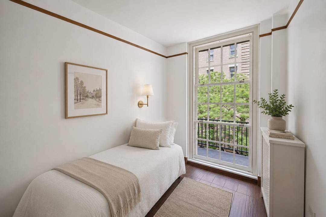 Set within one of the Upper East Side's most architecturally distinctive landmark buildings, this bright 2 bedroom, 2 private outdoor spaces residence at The Cherokee offers an exceptional opportunity for ...