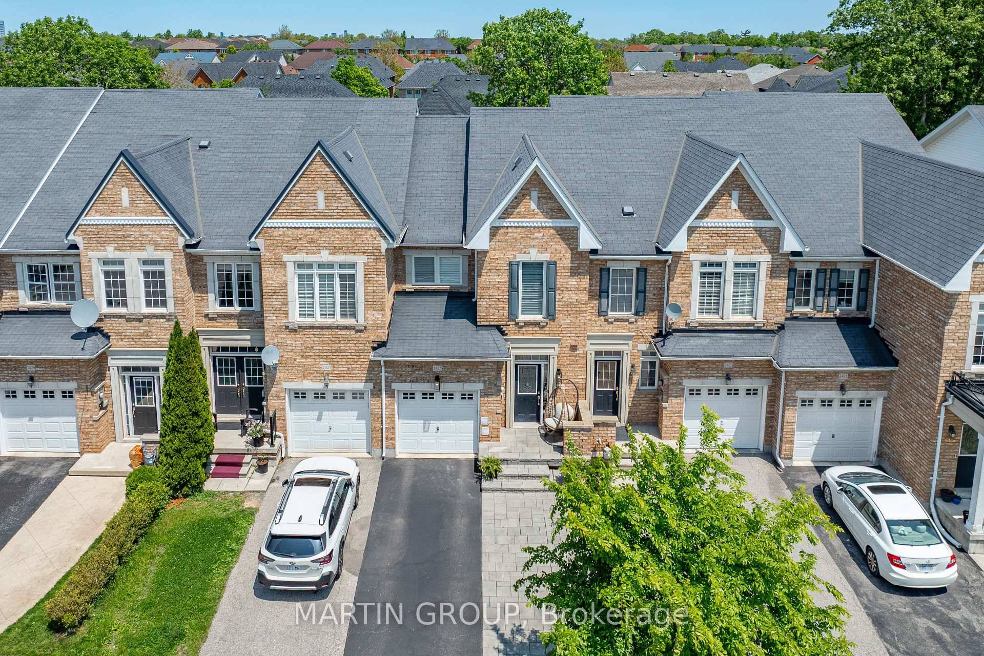 This exceptional freehold townhome in Oakville's sought after Westmount neighborhood perfectly blends modern living with family friendly convenience.