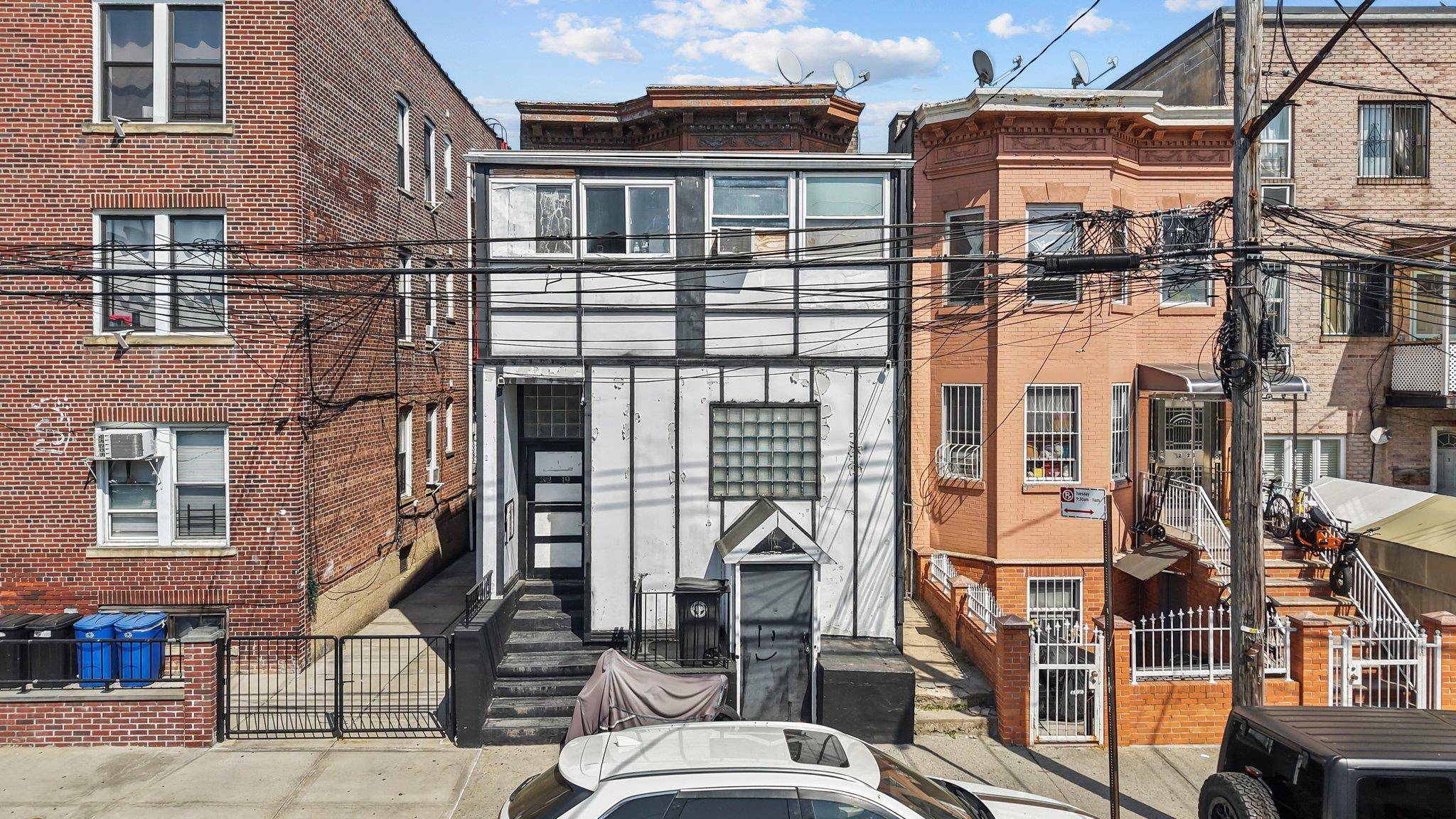 2 family brick house in a good location 1st fl, Living room, bath, kitchen, 4 bedrooms.