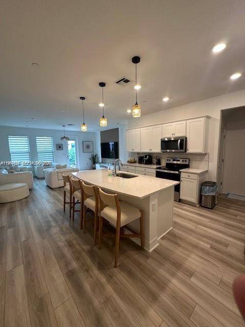 Beautiful new construction 3 2.